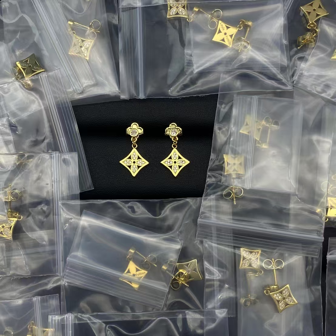 Replica Louis Vuitton Idylle Blossom Ear Stud Earrings