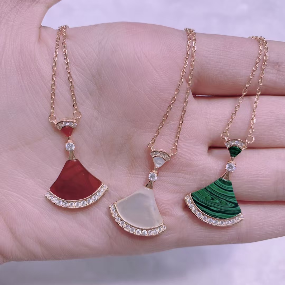 Replica Bvlgari Divas' Dream Necklace