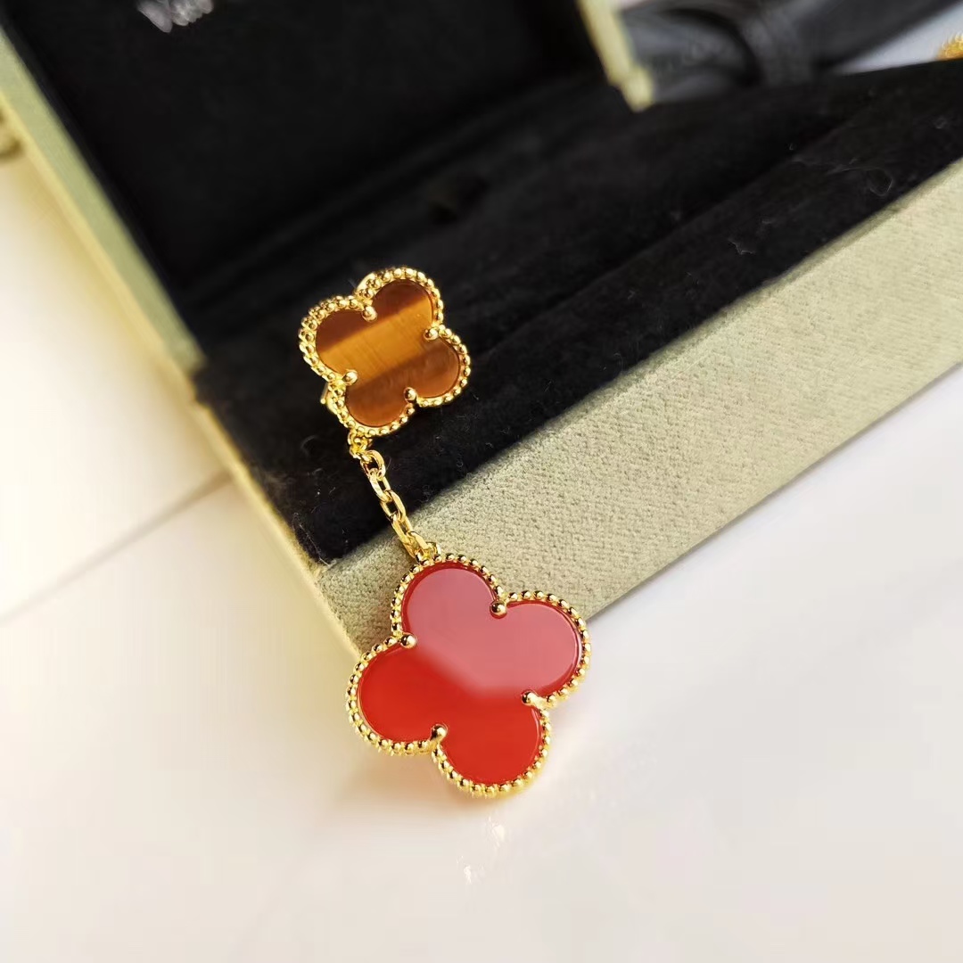 Replica Van Cleef & Arpels Magic Alhambra Earrings 2 Motifs