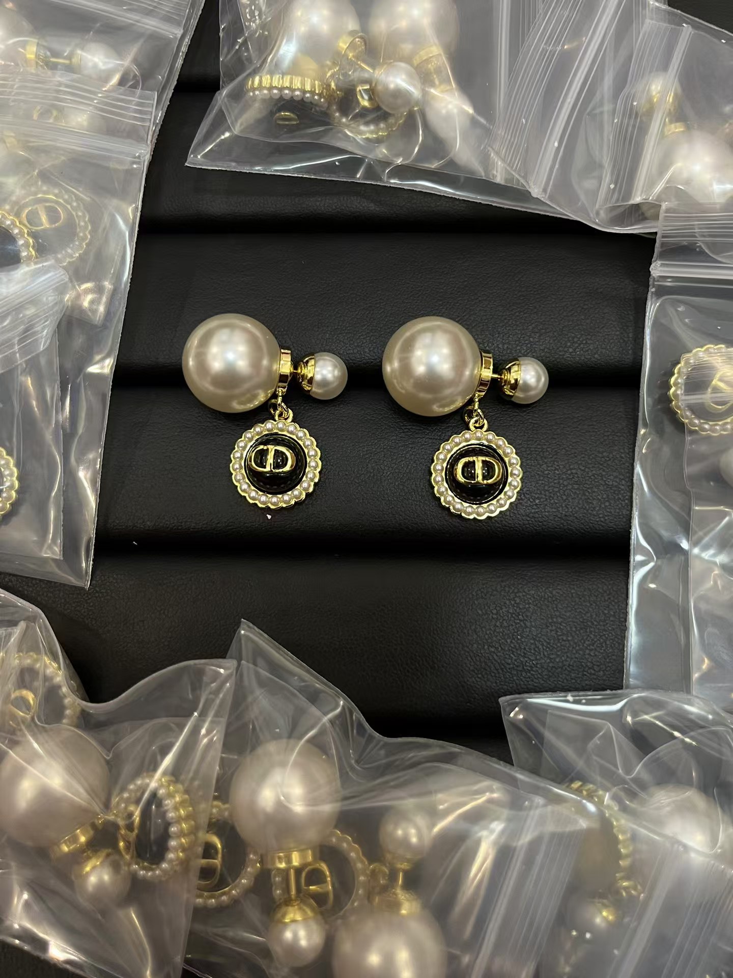 Replica Dior Pearl Earrings Round CD Drop