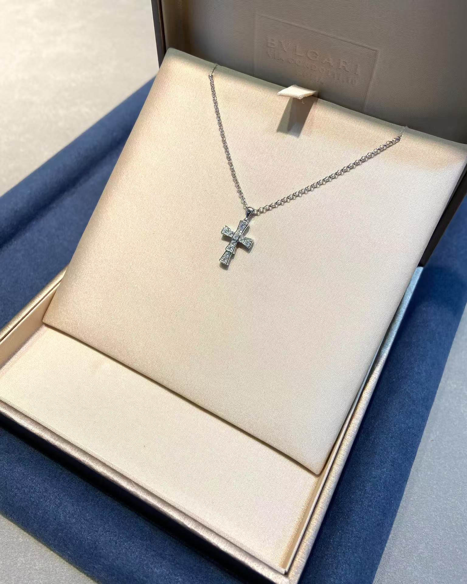 Replica Bvlgari Cross Croce Pendant Necklace