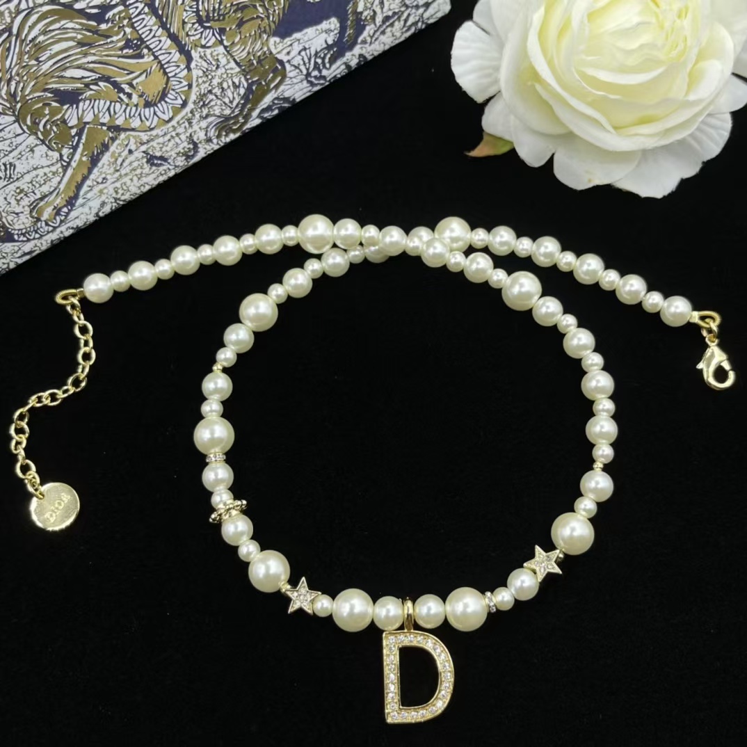 Replica Dior Letter D Pendant Pearl Necklace