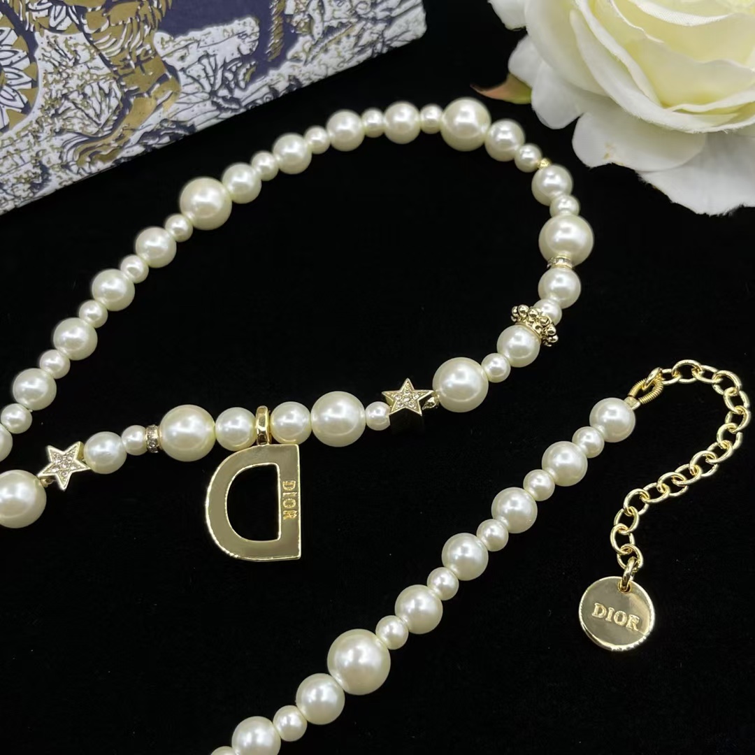 Replica Dior Letter D Pendant Pearl Necklace