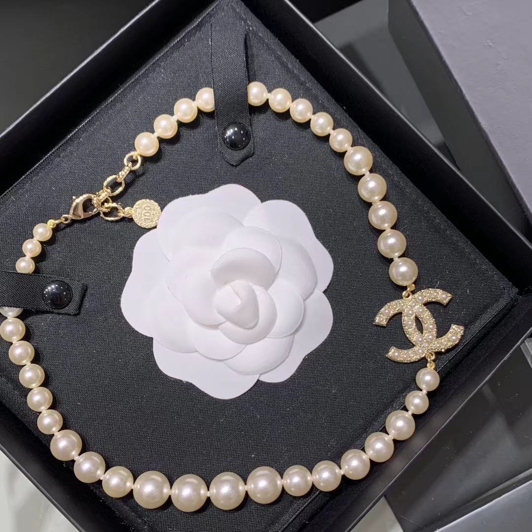 Replica Chanel Vibe Gradient Pearl Necklace