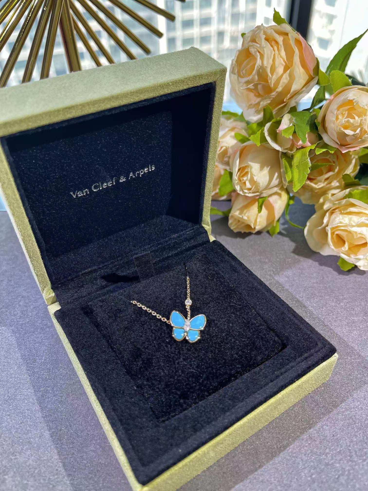 Replica Van Cleef & Arpels Two Butterfly Pendant Necklace