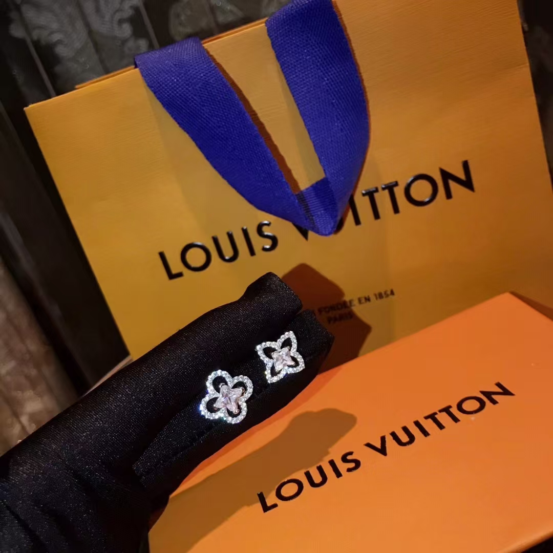 Replica Louis Vuitton Asymmetrical Diamond Stud Earrings