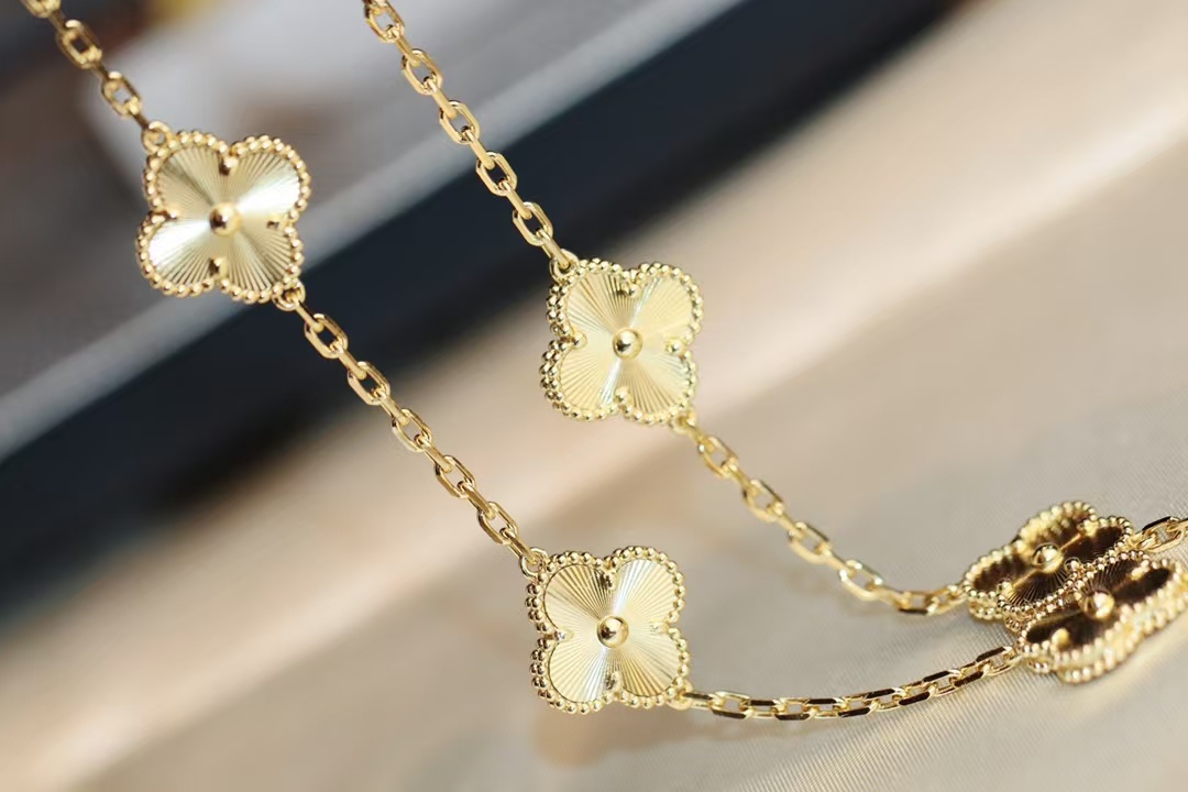 Replica Van Cleef & Arpels Vintage Alhambra Necklace, 10 Motifs