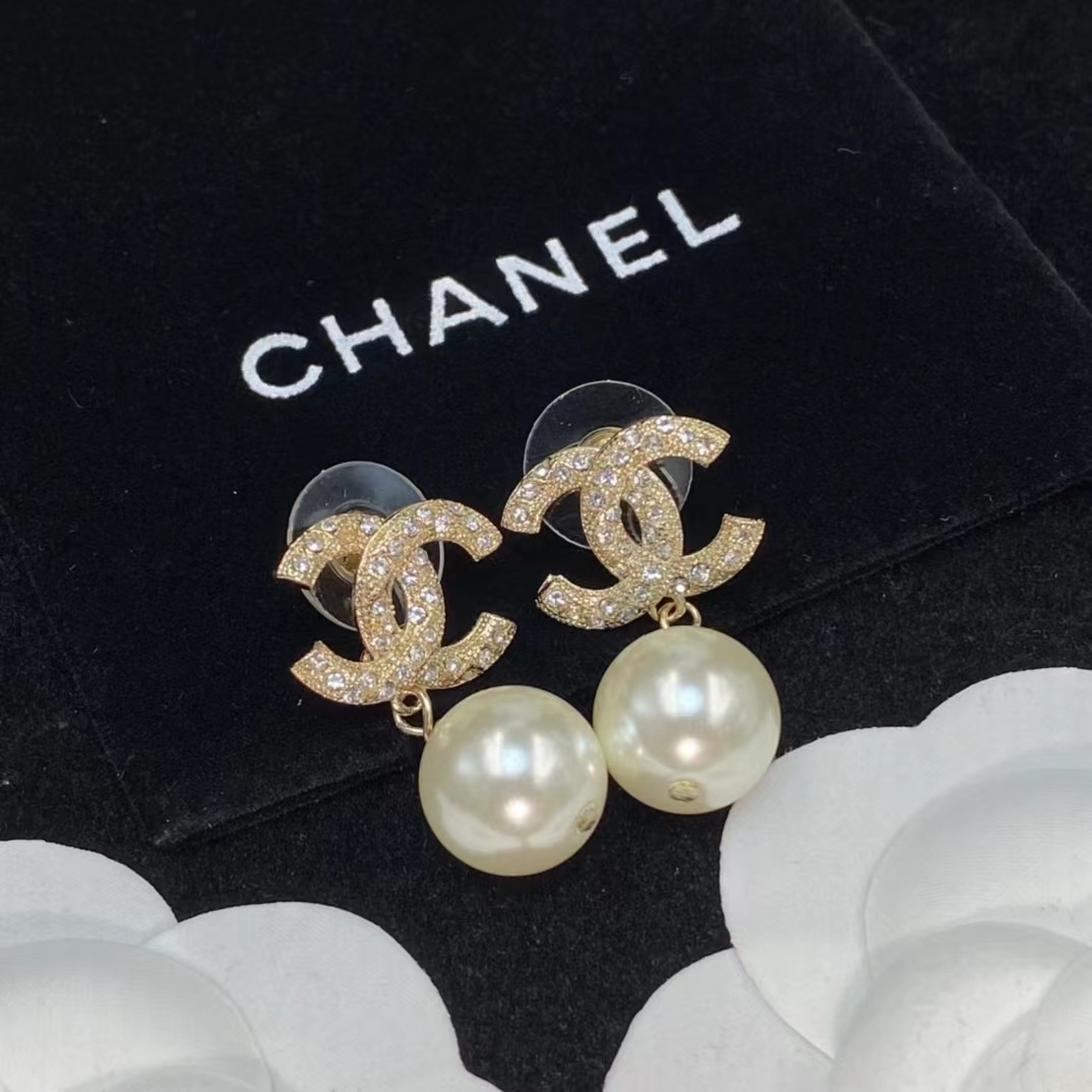 Replica Chanel Classic Pearl Dangle Earrings