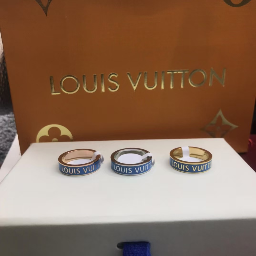 Replica Louis Vuitton Letters Pattern Ring