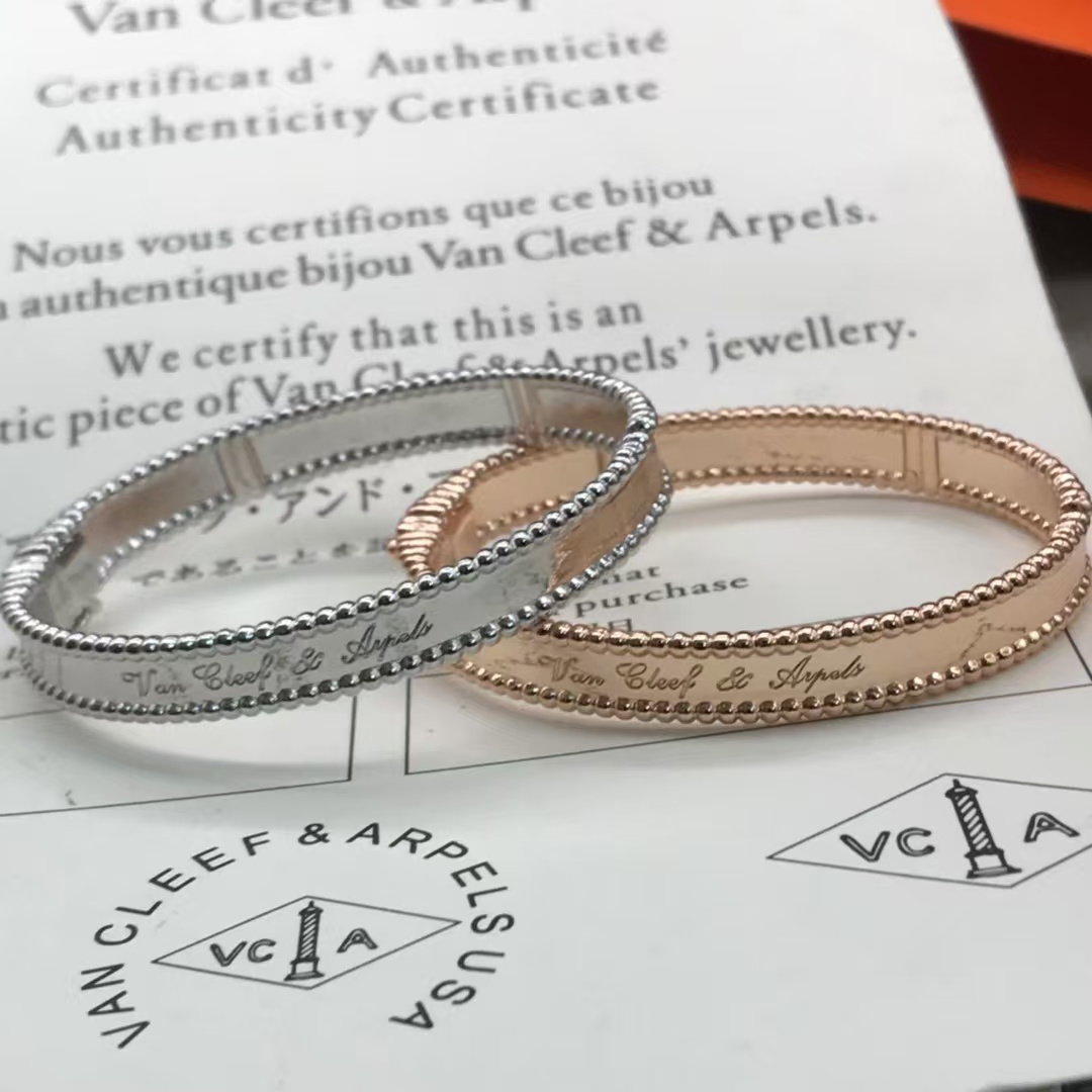 Replica Van Cleef & Arpels Perlée Signature Bracelet - Medium Bangle