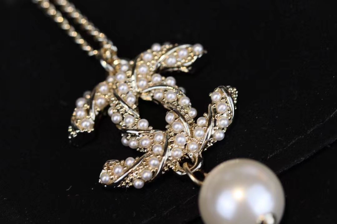 Replica Chanel Long Sweater Pearl Drop Necklace