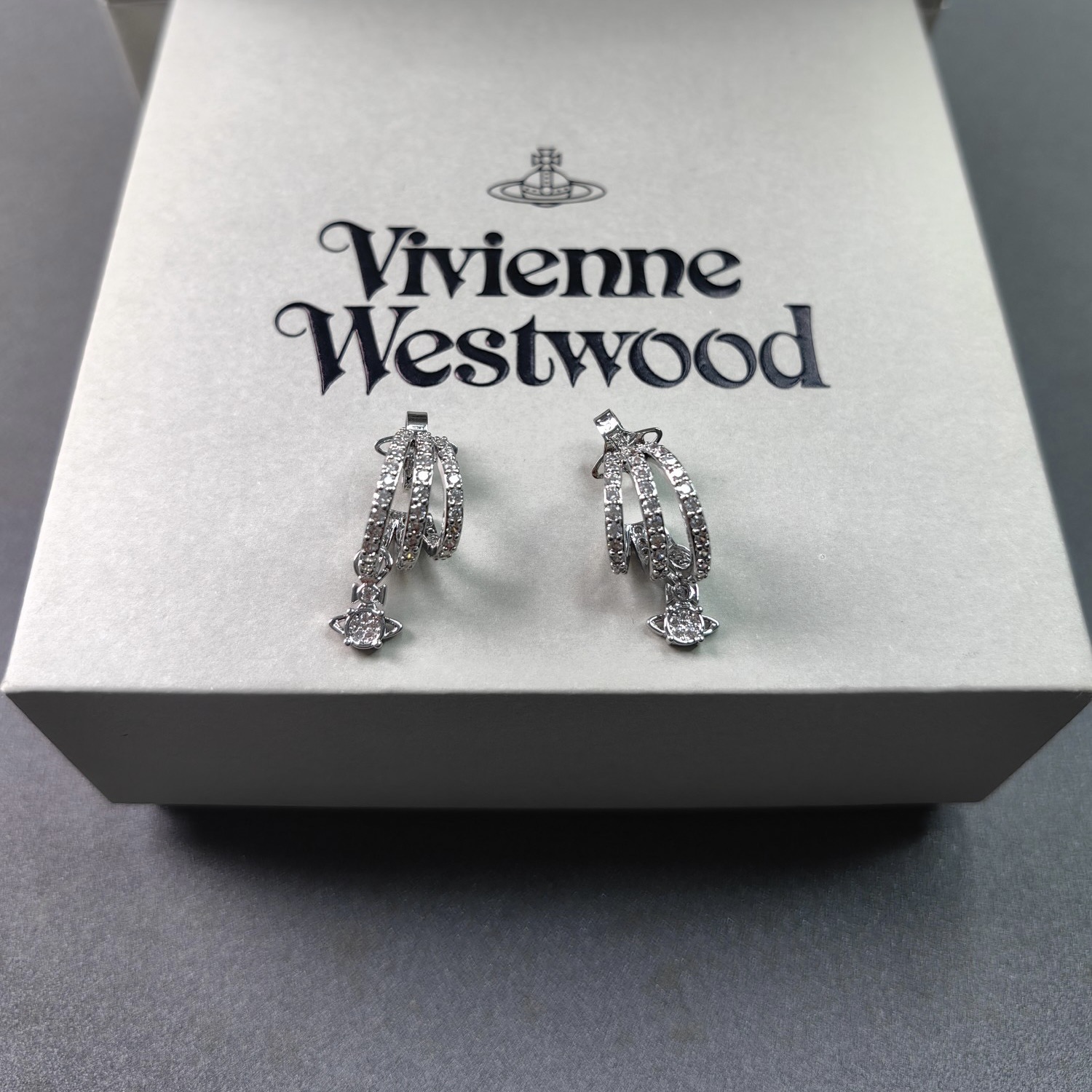 Replica Vivienne Westwood C Shape Saturn Drop Earrings