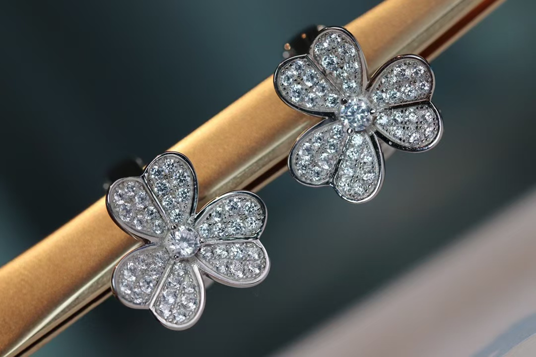 Replica Van Cleef & Arpels Frivole Earrings - Small