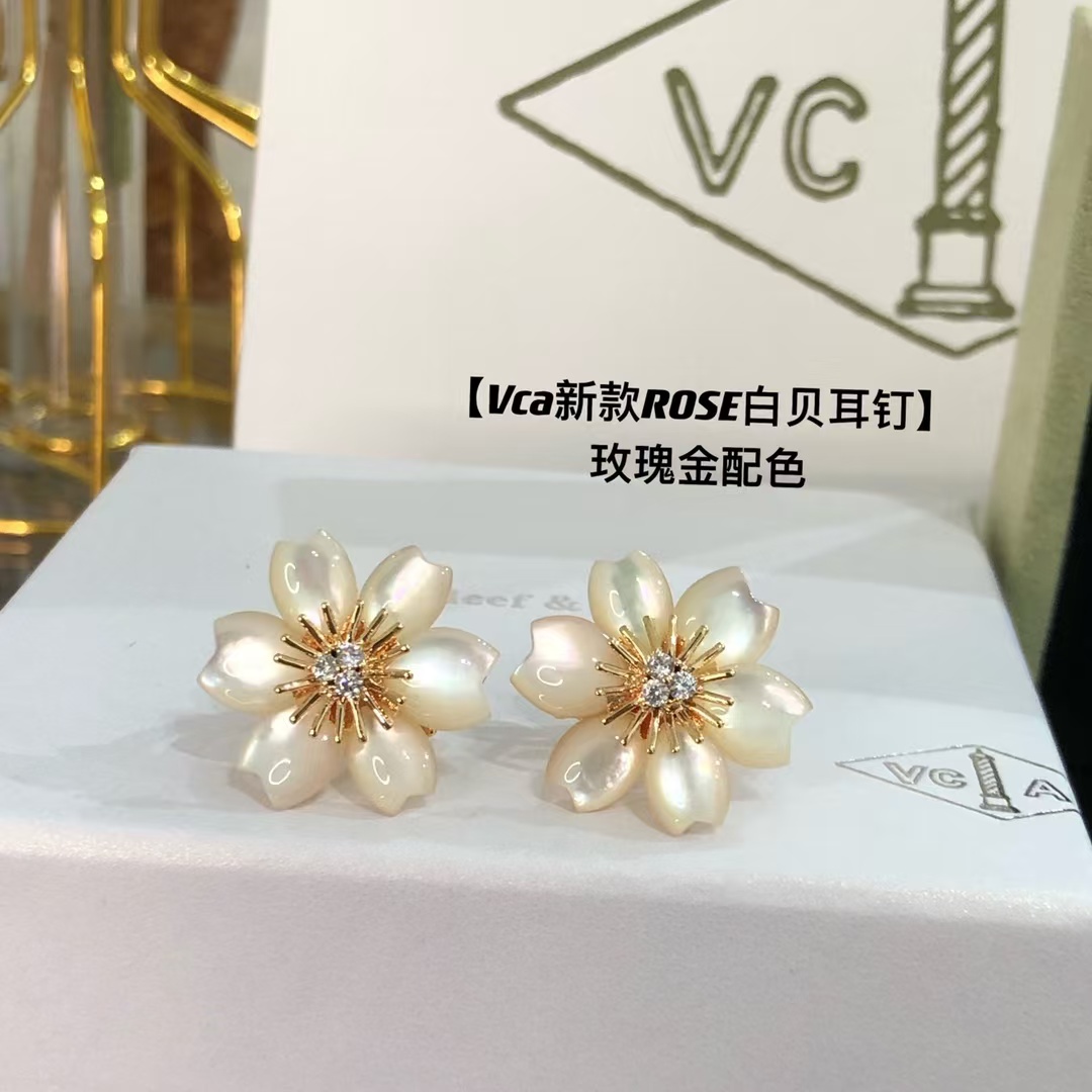 Replica Van Cleef & Arpels Rose de Noël Christmas Earrings