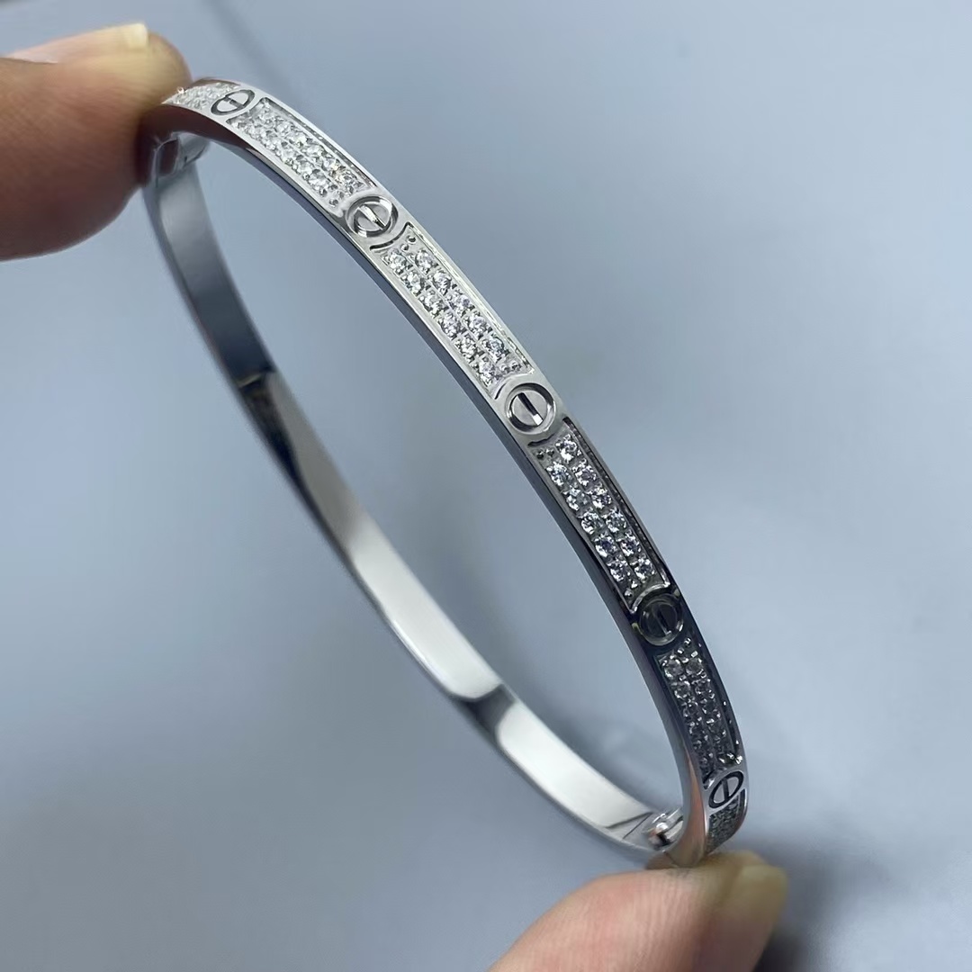 Replica Cartier LOVE Bracelet
