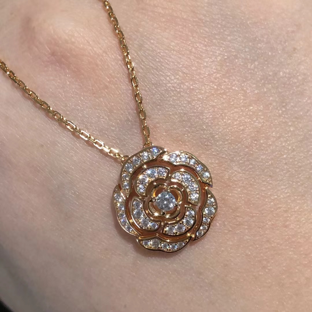 Replica Chanel Diamond Camellia Flower Pendant Necklace