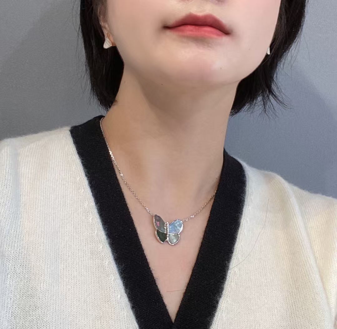Replica Van Cleef & Arpels Butterfly Pendant Necklace