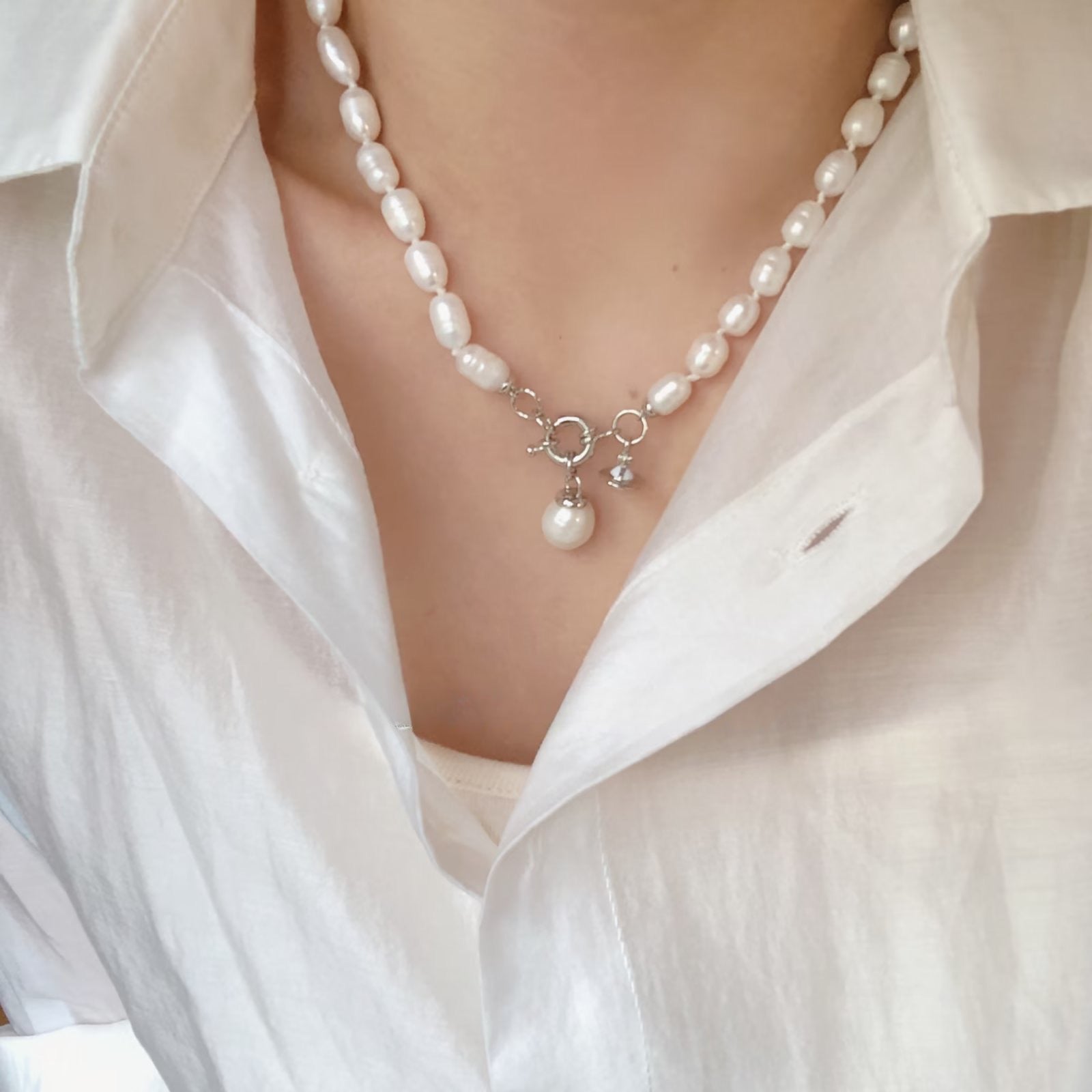 Replica Vivienne Westwood Teardrop Pearl Charm Pendant Necklace