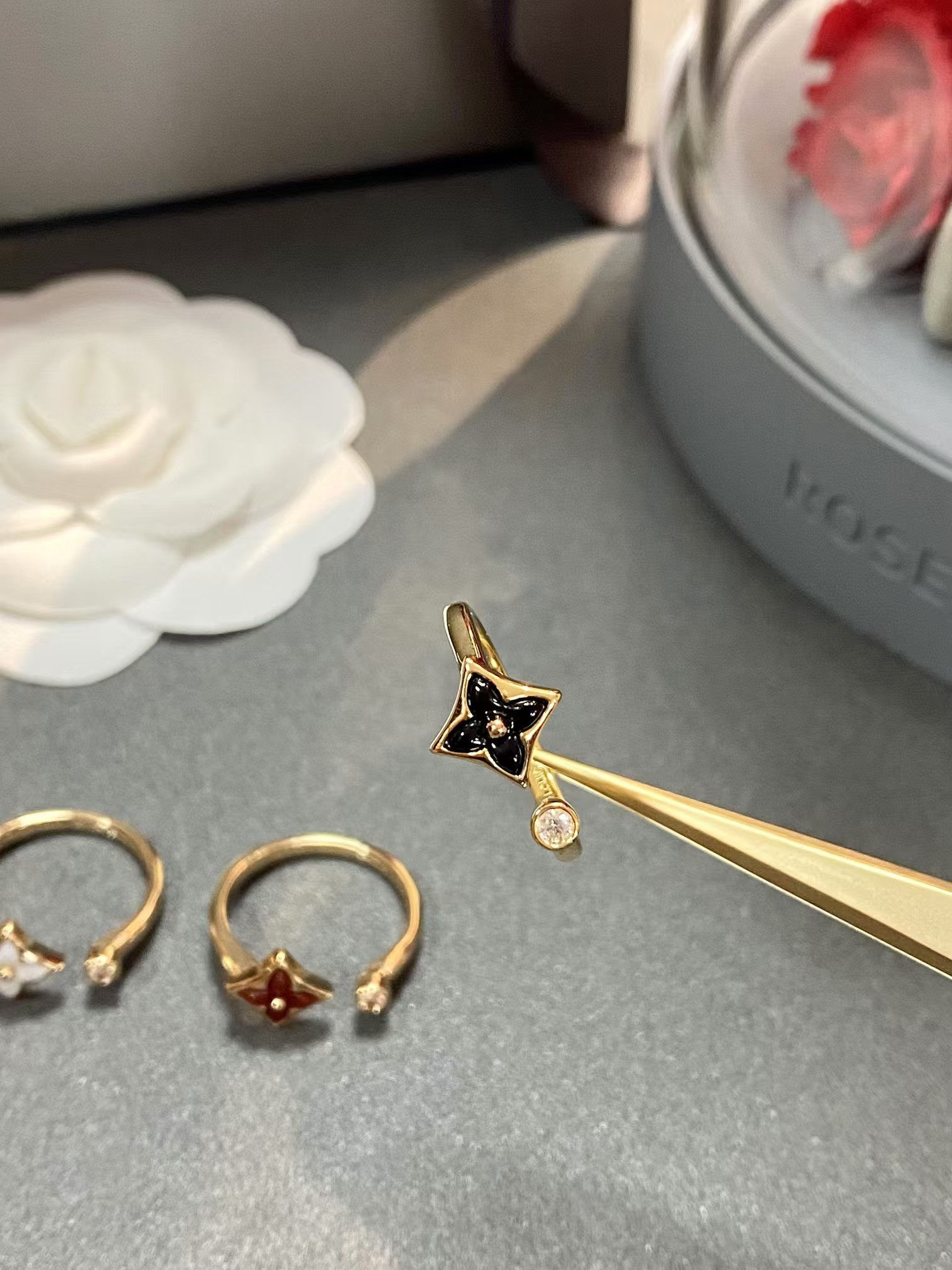 Replica Louis Vuitton Color Blossom Mini Star Ring