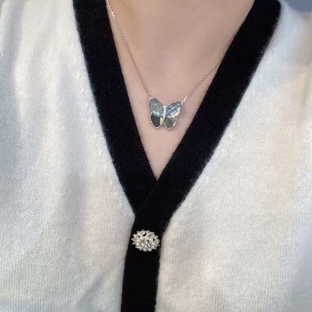 Replica Van Cleef & Arpels Butterfly Pendant Necklace