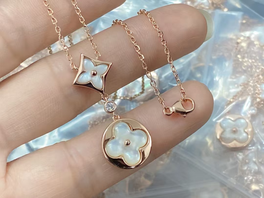 Replica Louis Vuitton Star Sun Pendant Necklace