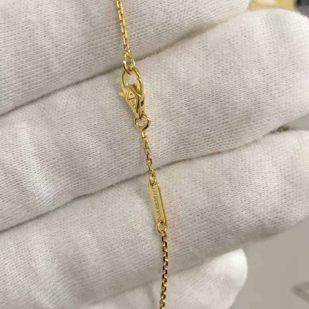 Replica Van Cleef & Arpels Sweet Alhambra Pendant Necklace - Mini