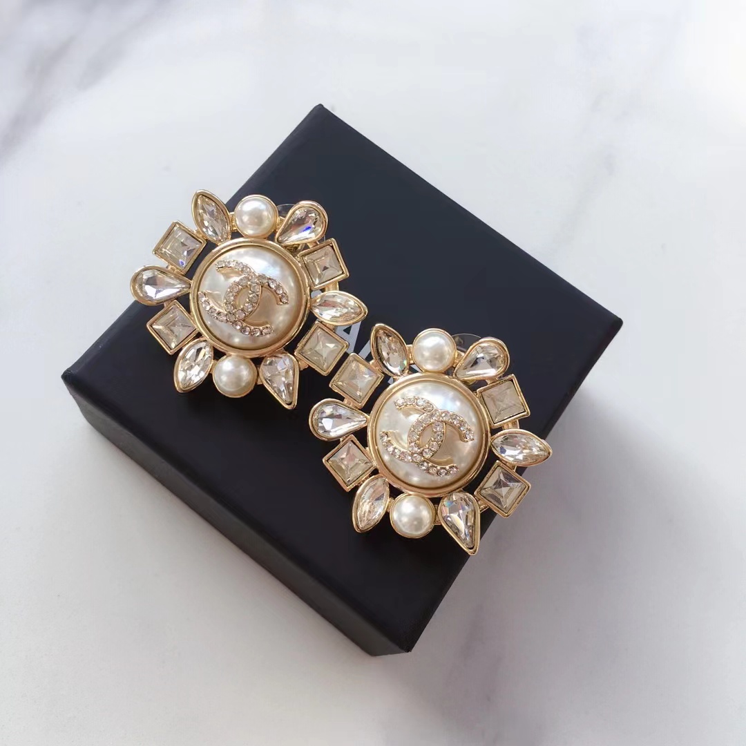 Replica Chanel Large Round White Stud Earrings