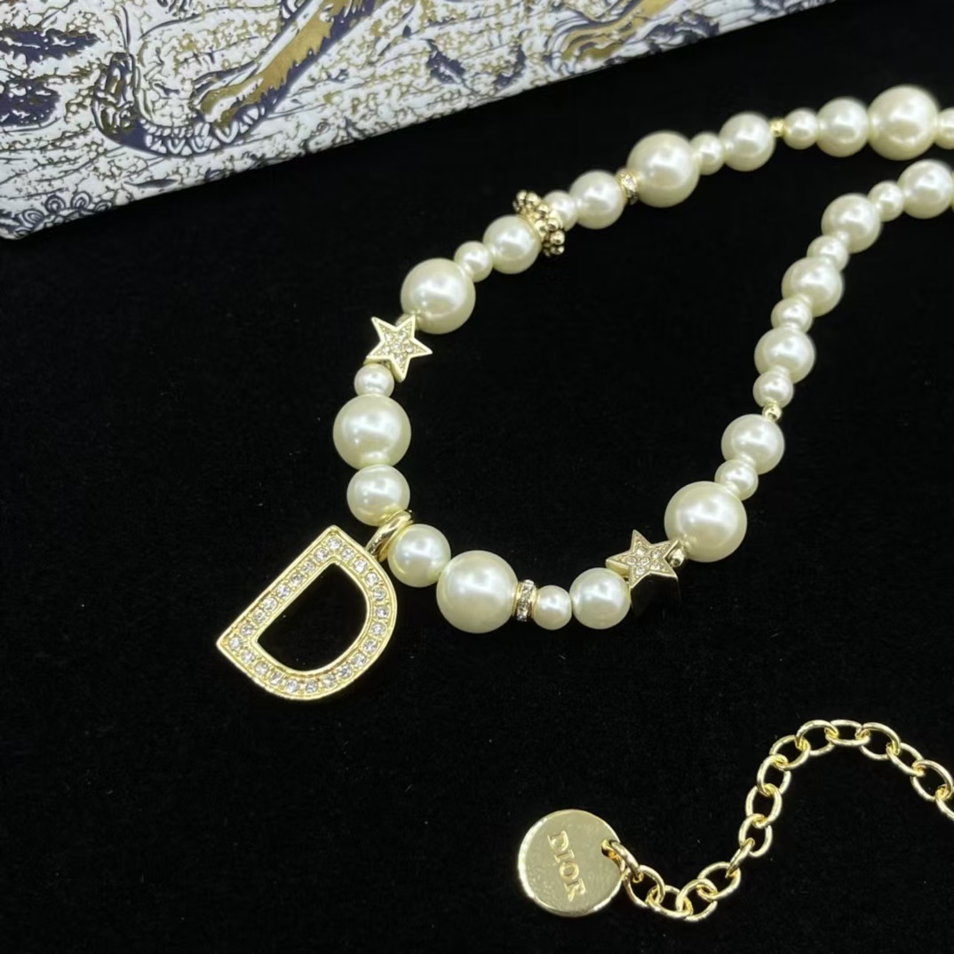 Replica Dior Letter D Pendant Pearl Necklace
