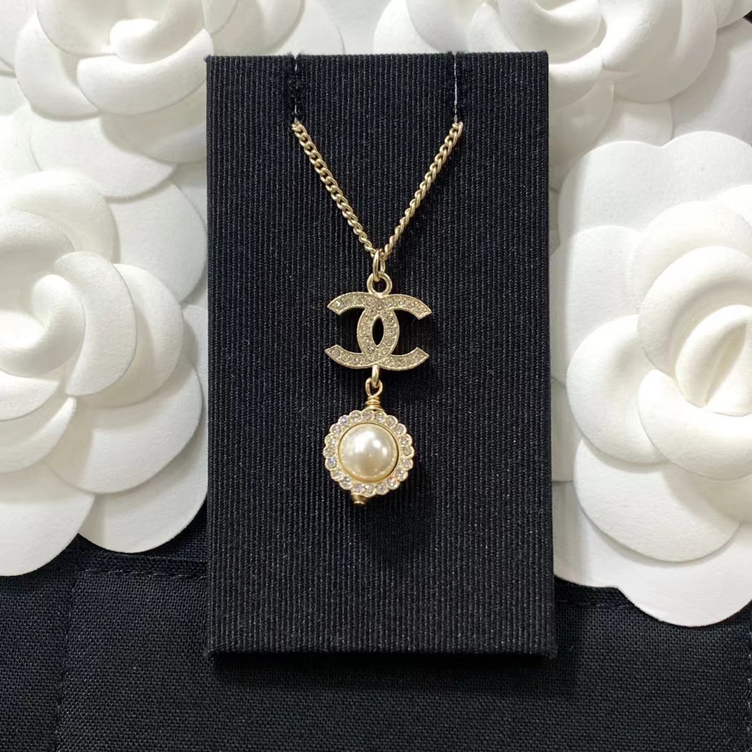 Replica Chanel Minimalist Double C Pearl Drop Necklace