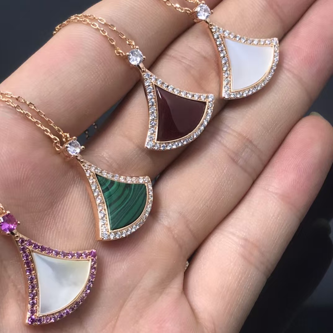 Replica Bvlgari Divas' Dream Necklace