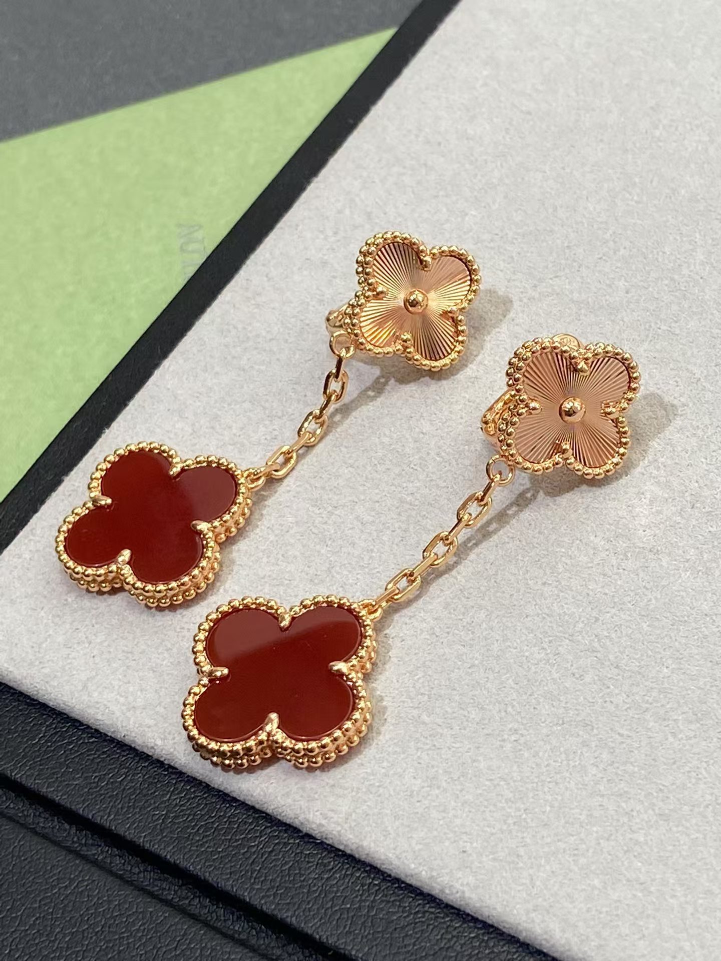 Replica Van Cleef & Arpels Magic Alhambra Earrings, 2 Motifs