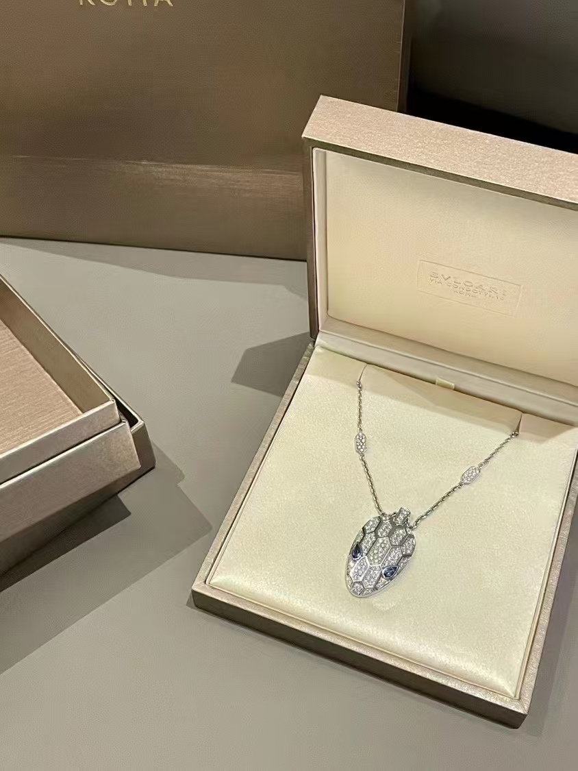 Replica Bvlgari Seductive Snakes Serpenti Seduttori Necklace