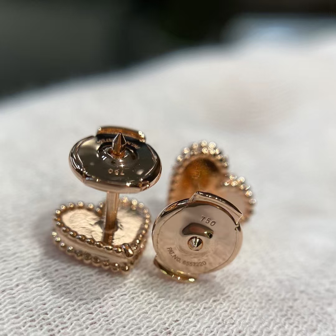 Replica Van Cleef & Arpels Heart Stud Earrings