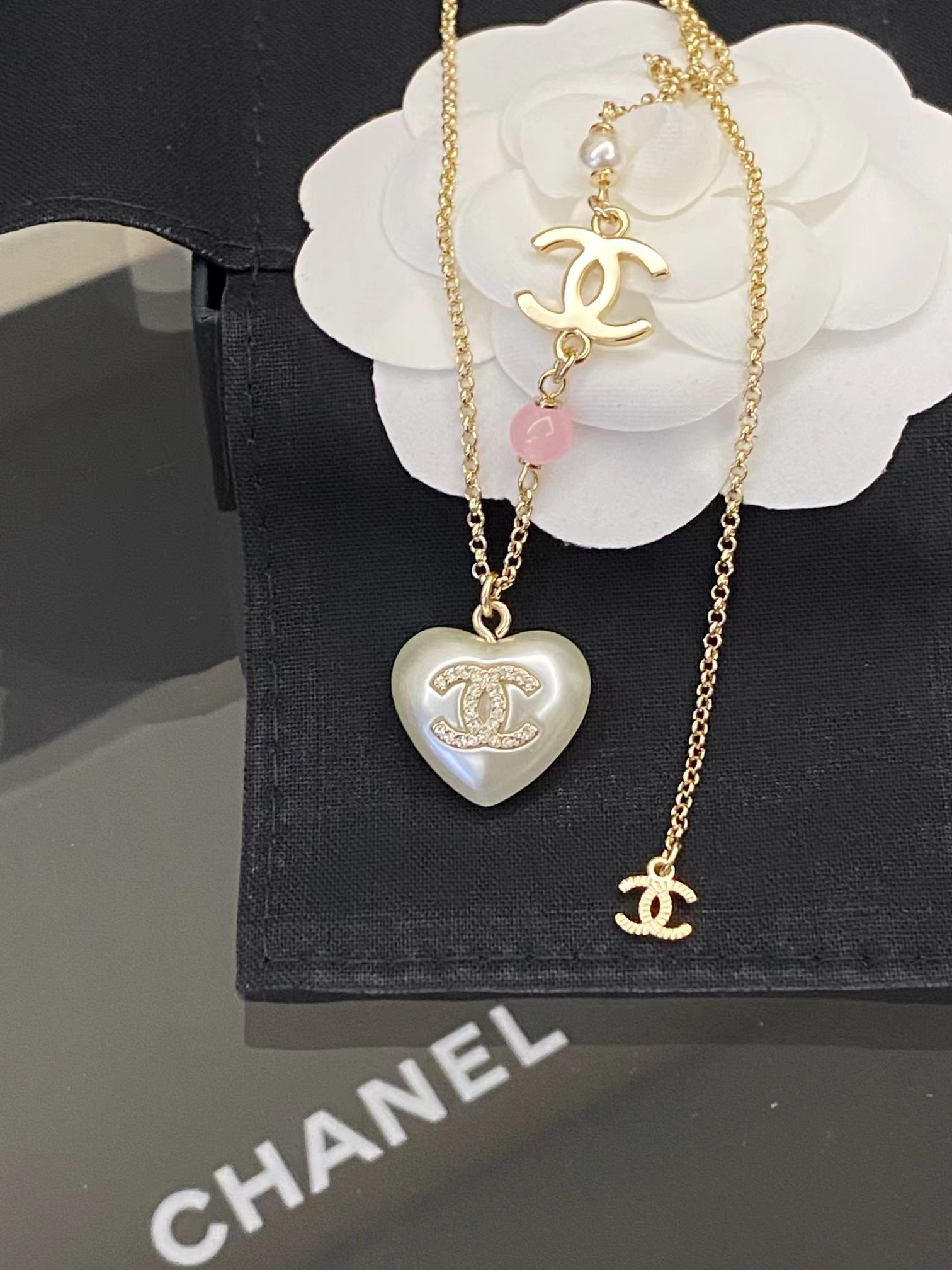 Replica Chanel Pearl Love Heart Pendant Necklace