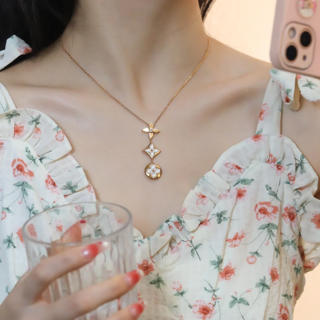 Replica Louis Vuitton Color Blossom Lariat Necklace