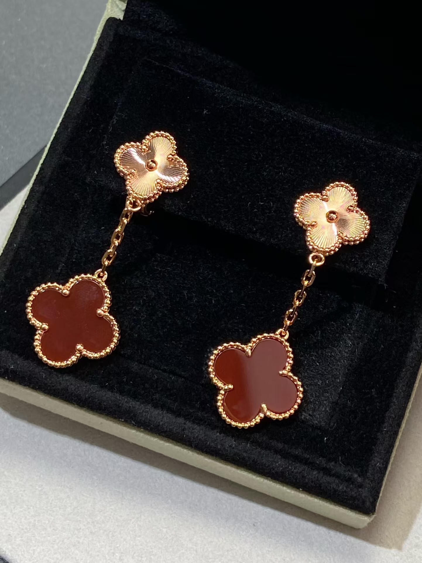 Replica Van Cleef & Arpels Magic Alhambra Earrings, 2 Motifs