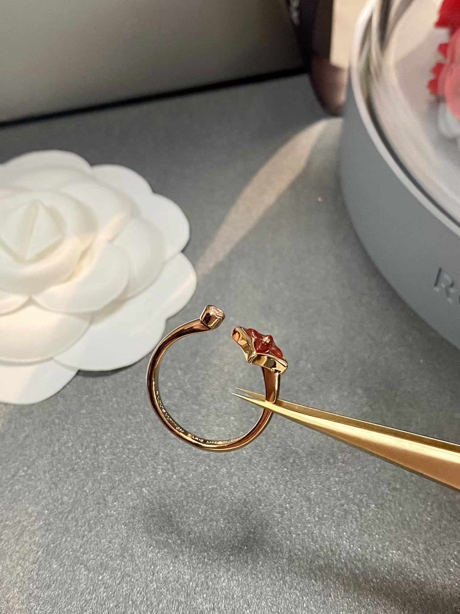 Replica Louis Vuitton Color Blossom Mini Star Ring