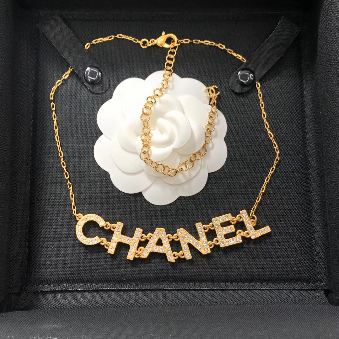 Replica Chanel Gold Color Letter Pendant Necklace