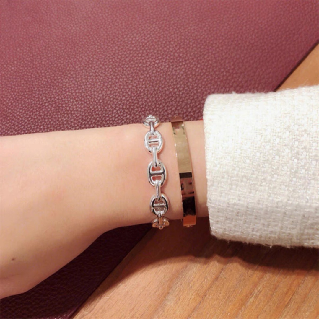 Replica Hermes Plain Surface Pig Nose Bangle Bracelet