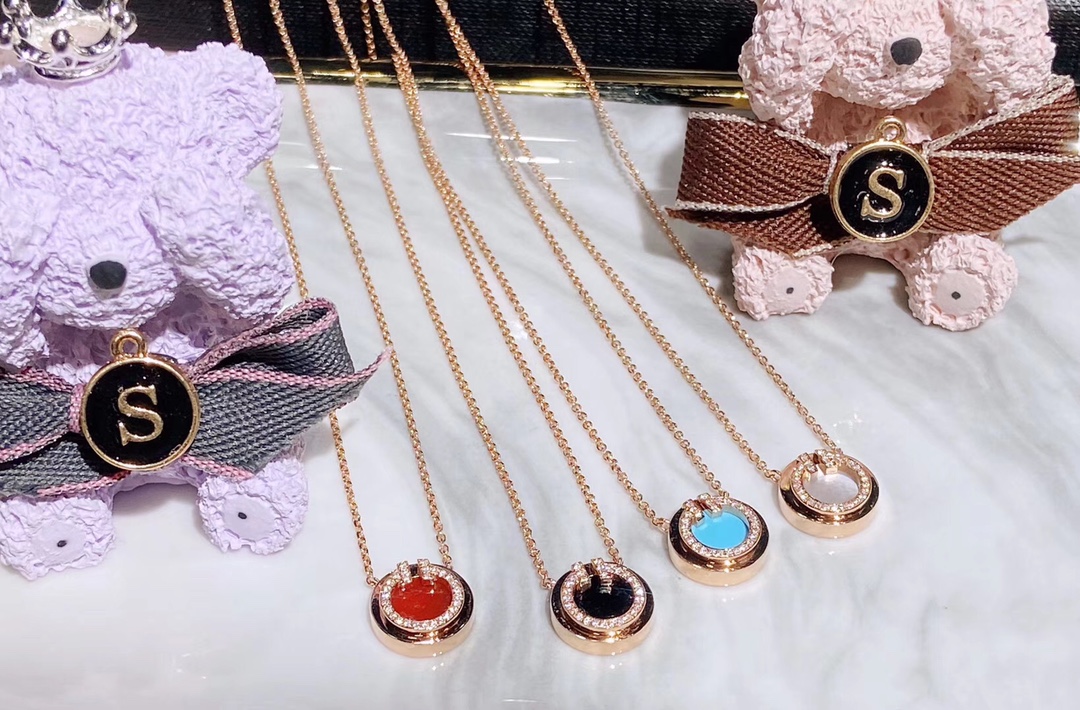 Replica Tiffany Limited Version Round Pendant Necklace