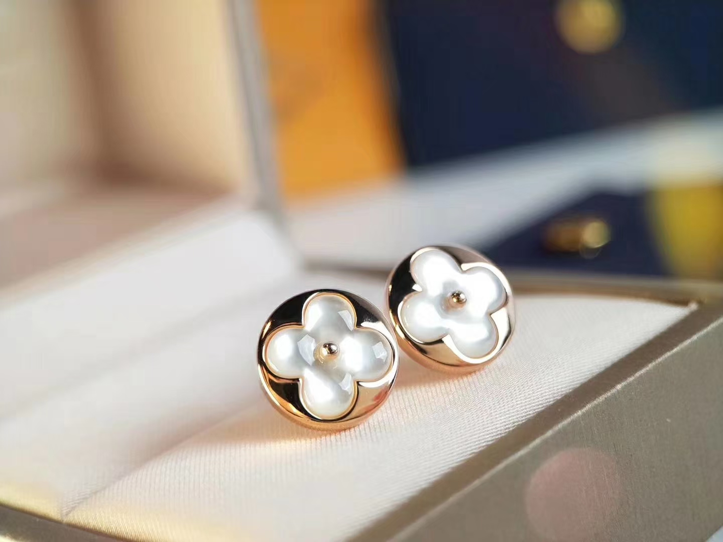 Replica Louis Vuitton Color Blossom Sun Ear Stud Earrings