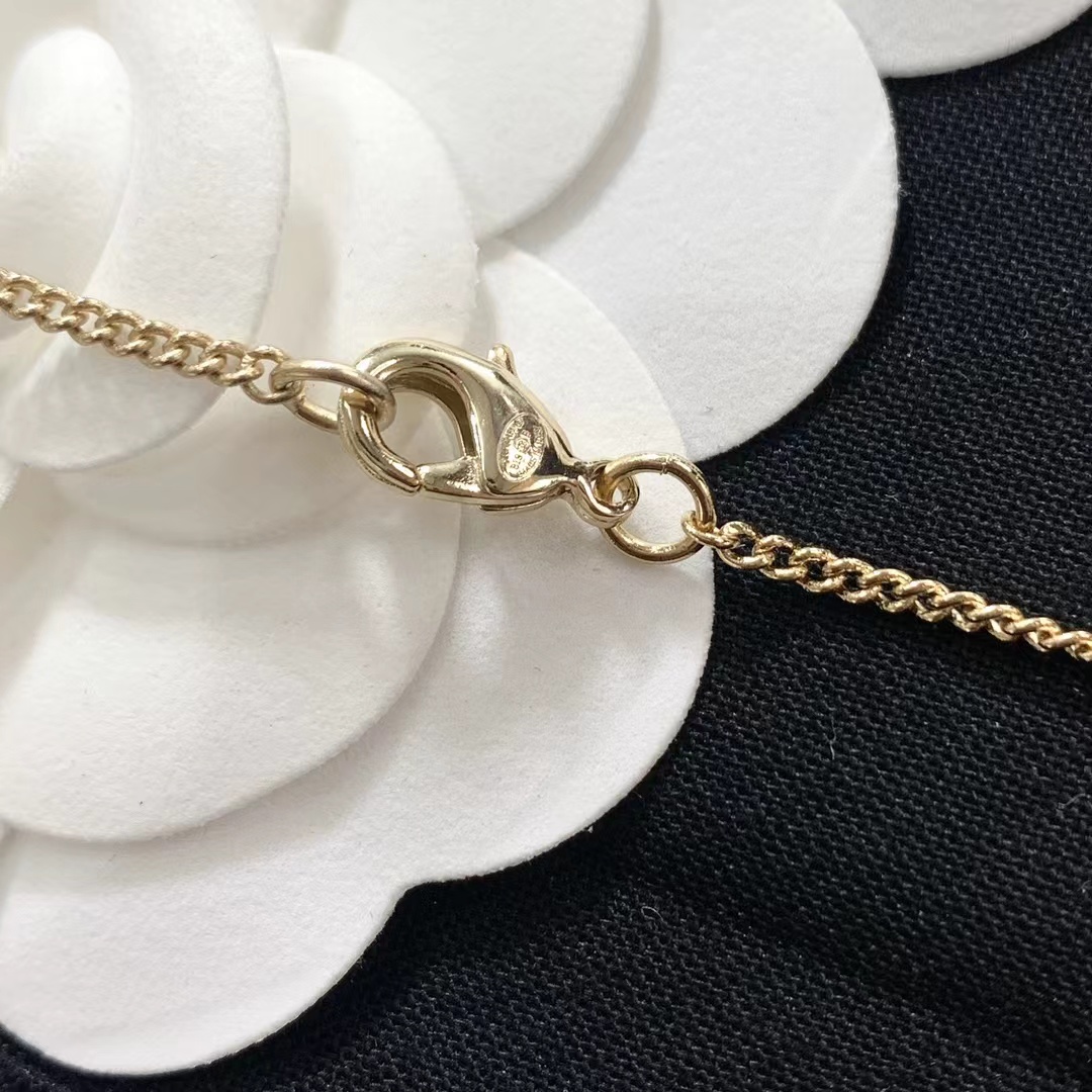 Replica Chanel Minimalist Double C Pearl Drop Necklace