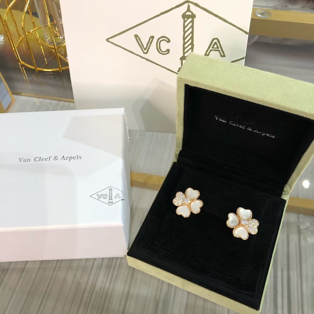Replica Van Cleef & Arpels Cosmos Earrings
