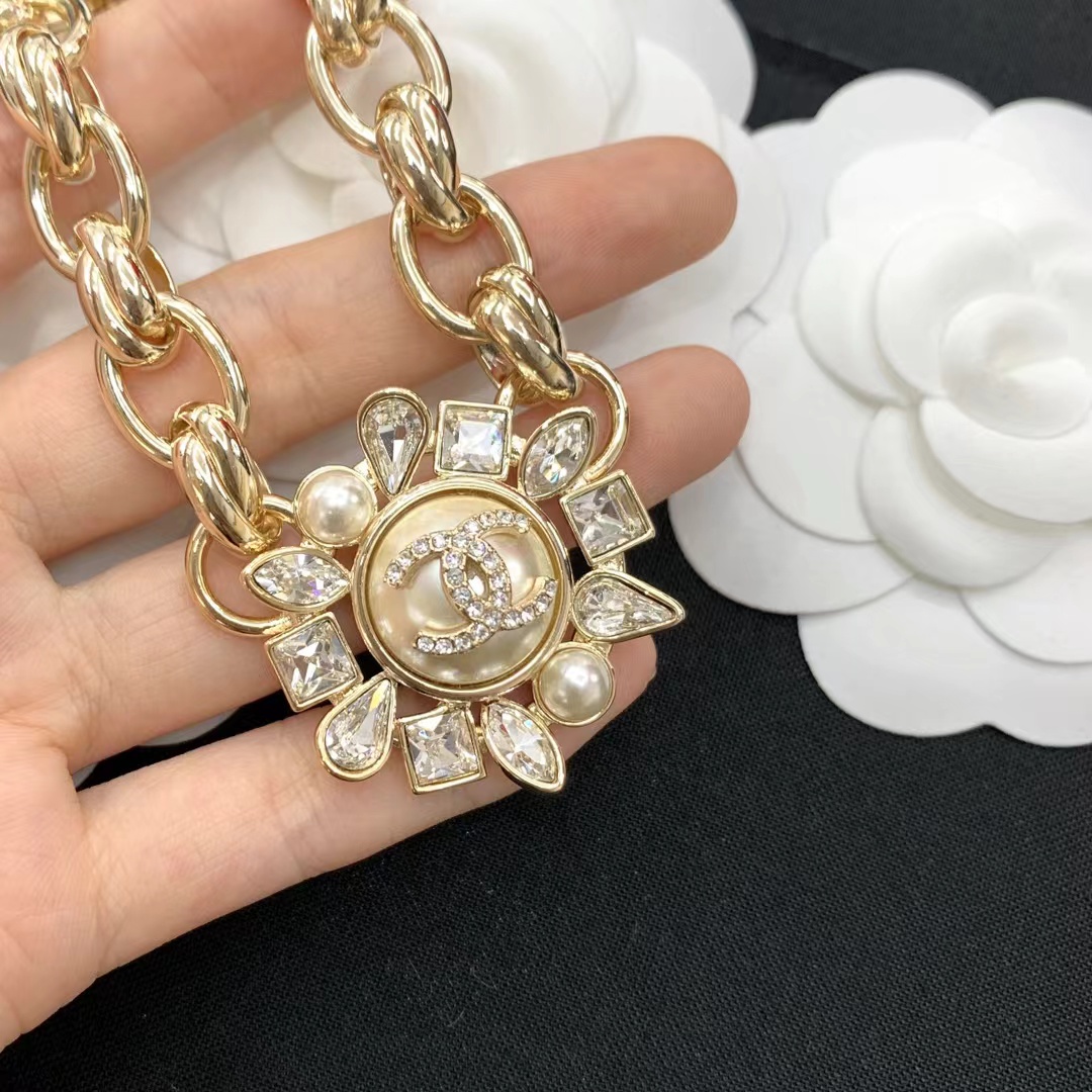 Replica Chanel Thick Cuban Chain Flower Pendant Choker Necklace