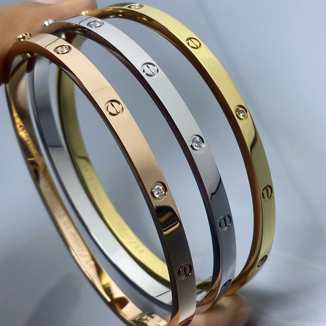 Replica Cartier LOVE Bracelet - Six Diamonds