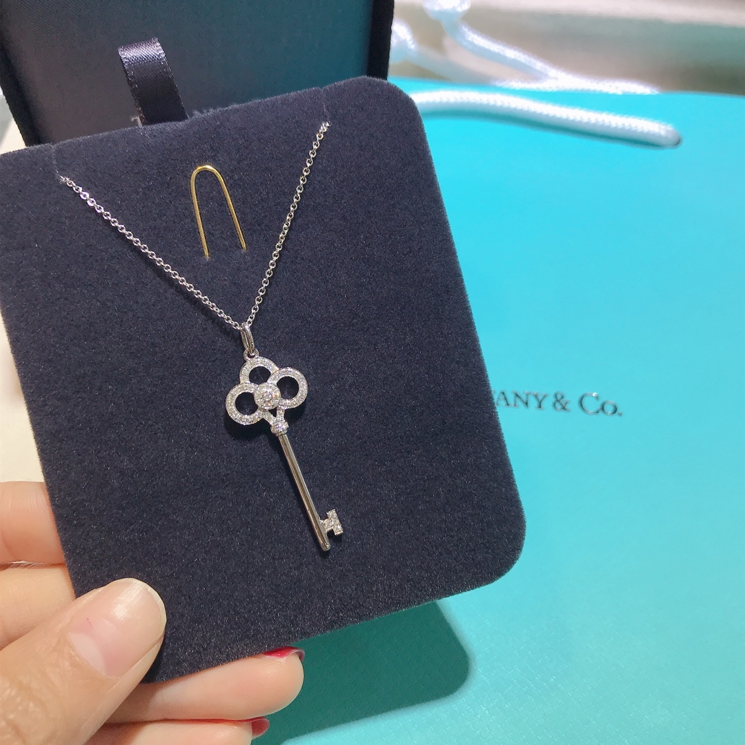 Replica Tiffany Crown Key Pendant Necklace
