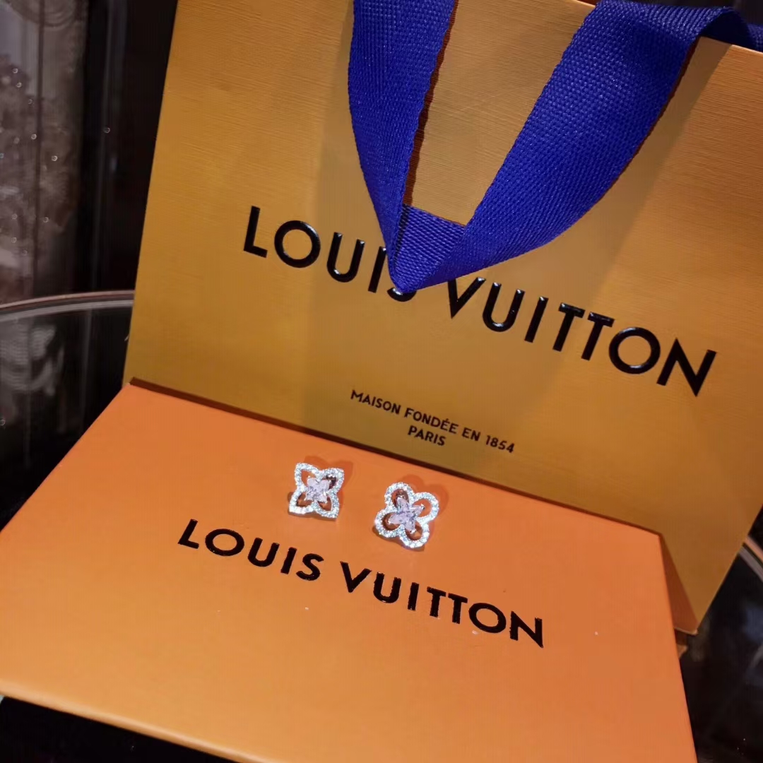 Replica Louis Vuitton Asymmetrical Diamond Stud Earrings