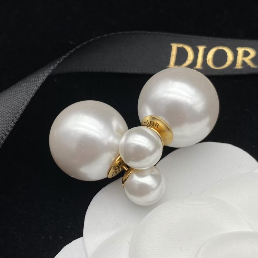 Replica Dior Classic Pearl Earrings