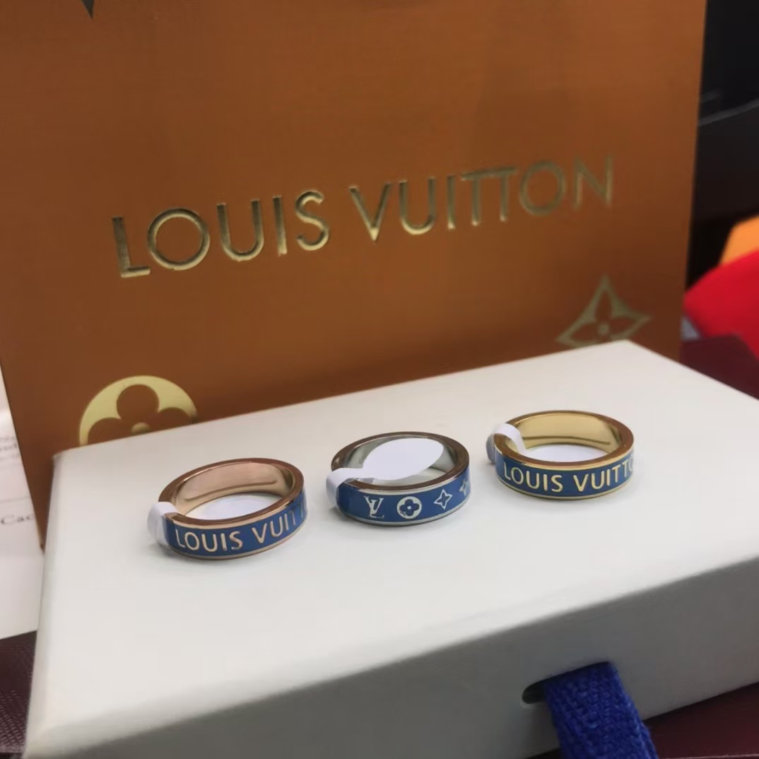 Replica Louis Vuitton Letters Pattern Ring