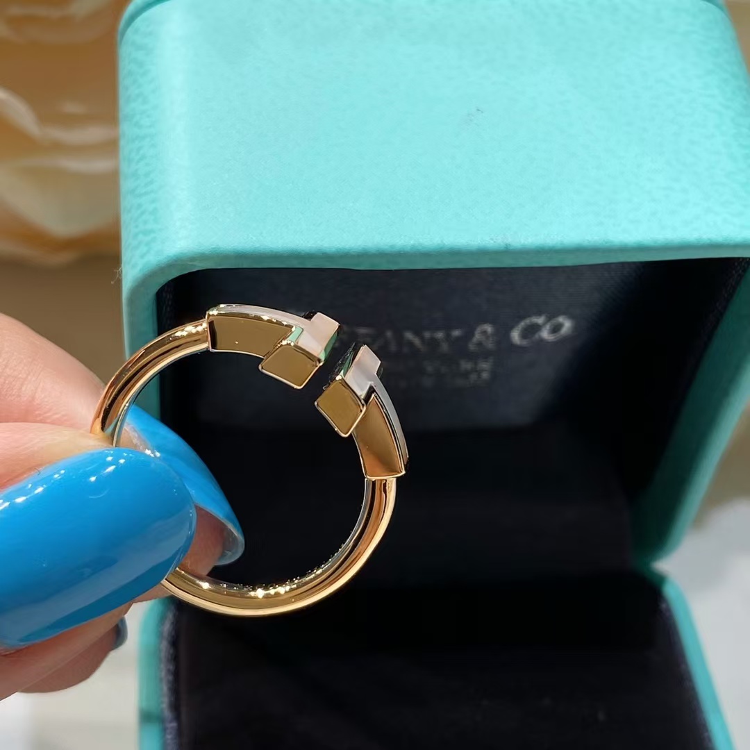 Replica Tiffany Mother of Pearl Double T Ring